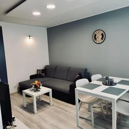 Poniatowskiego Z Parkingiem *