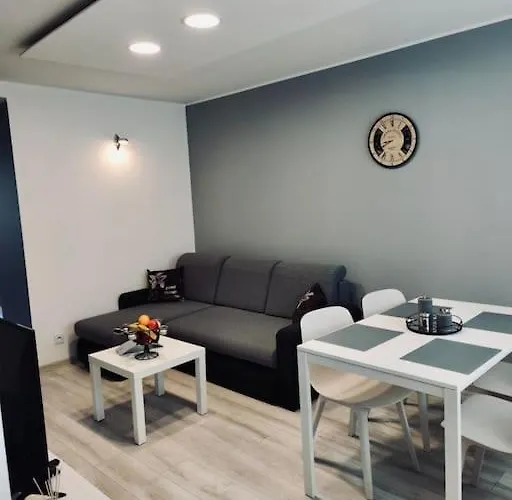 Poniatowskiego Z Parkingiem *